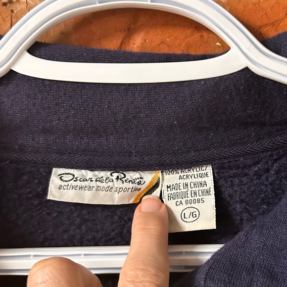Vintage Oscar de la Renta O.D.L.R. Crest Quarter‑Zip Pullover, Navy, Size L - Picture 3 of 5